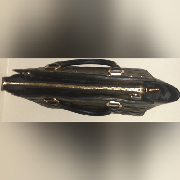 Michael Kors Selma Grommeted Medium Quilted Black Leather Tote/Crossbody - Picture 5 of 9